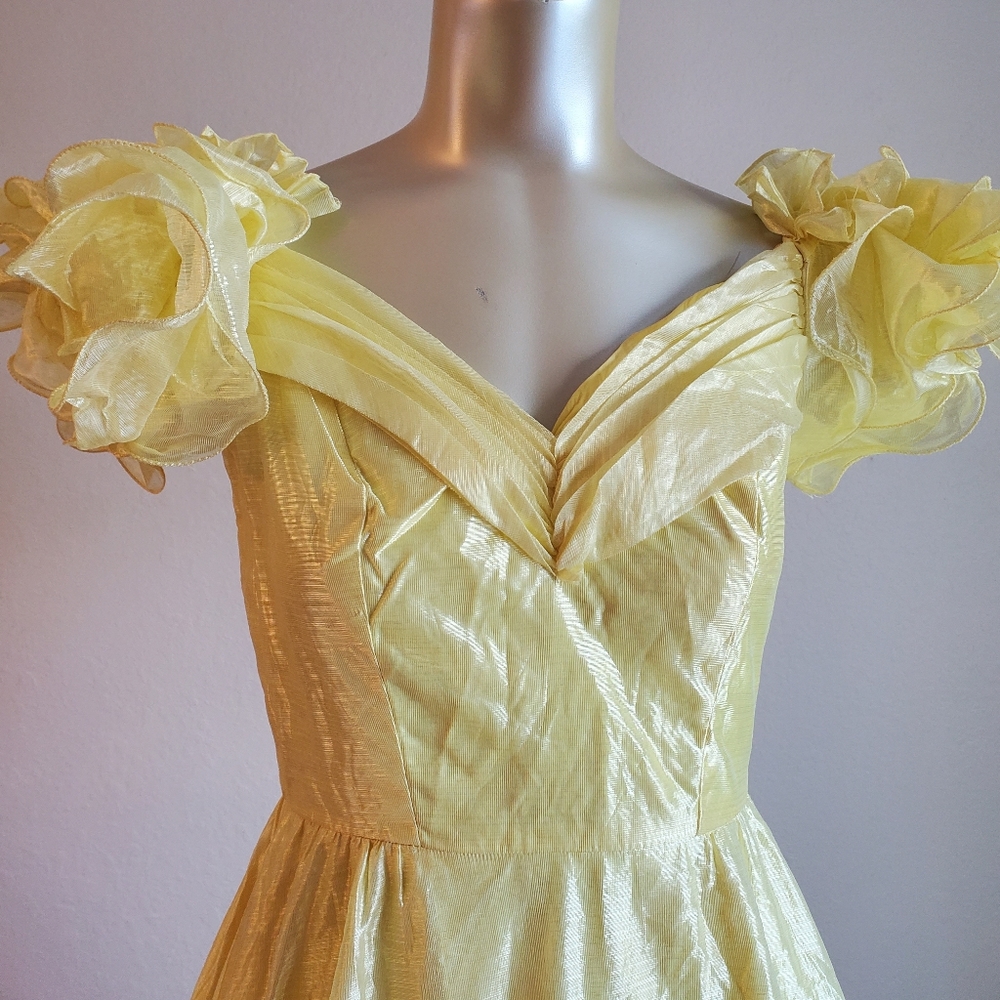 YELLOW DRESS